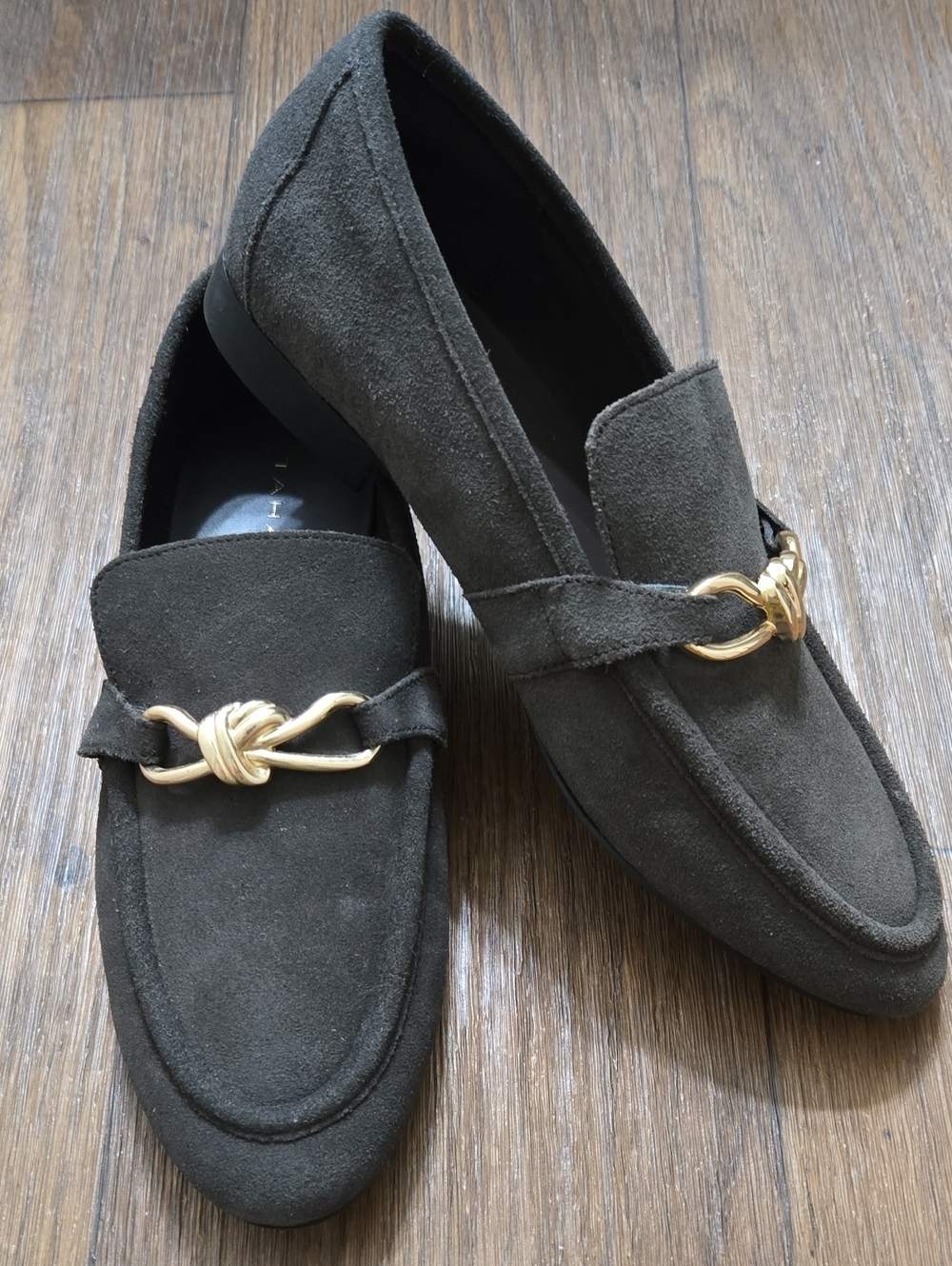 Tahari Dark Gray Suede Loafers with Gold Knot Accent/Size 8